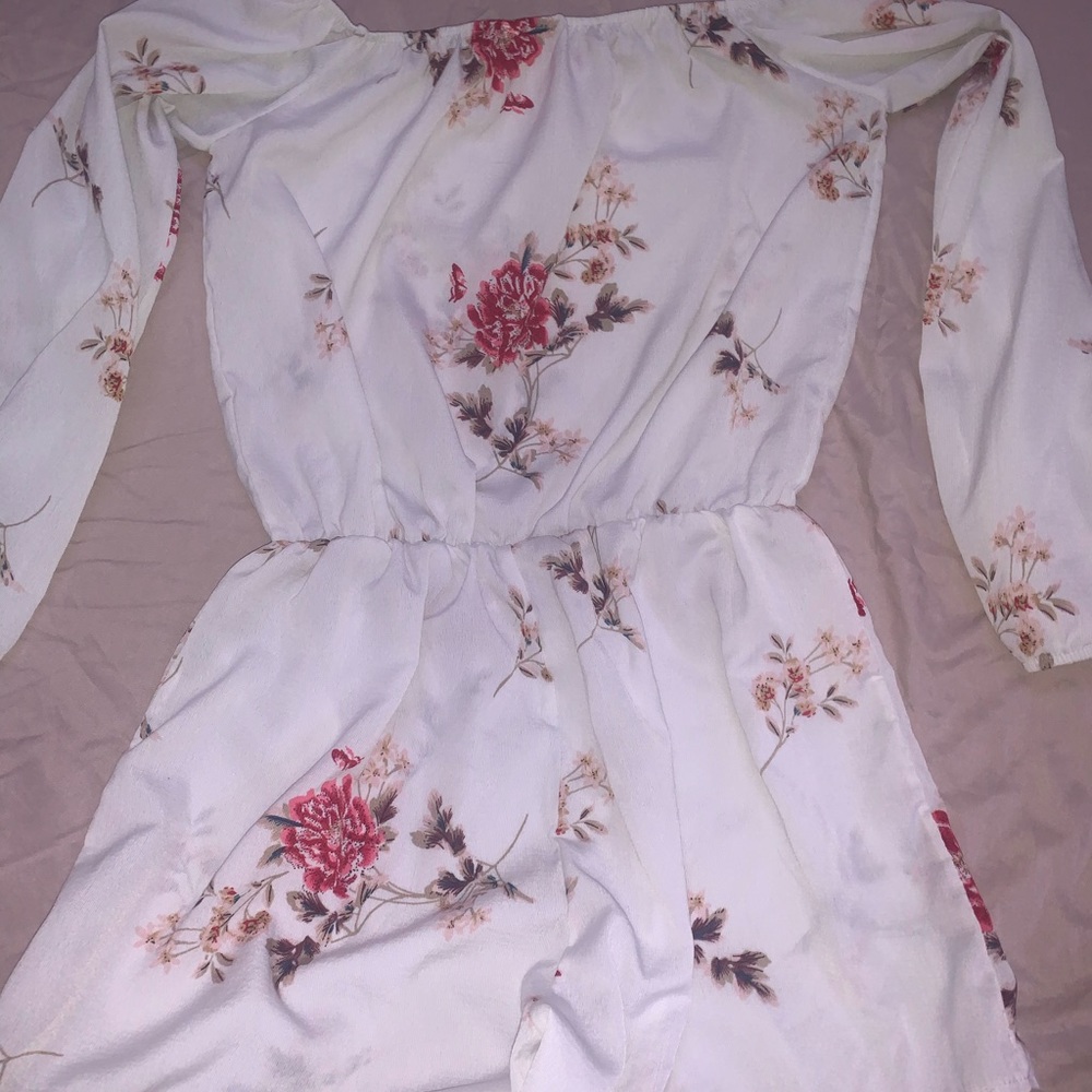 WHITE ROMPER , SIZE MEDIUM